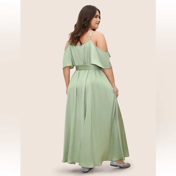 BloomChic Plus Size 2XL Solid Heart Neckline Satin Ruffle Sleeve Dress us18-20 - Picture 2 of 7